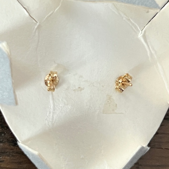 NEW! Pink Ice Heart Shaped Stud Earrings in Box - Picture 5 of 10